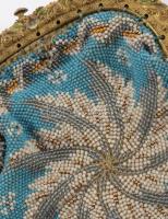 2 darab antik gyöngyfűzött aprópénztartó, h. 7-9 cm