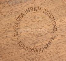 Imreh Zsigmond (1900-1965): Díszdoboz. Kolozsvár, 1926, faragott fa, jelzett, 14x9 cm