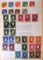 Hagyaték: magyar és külföldi bélyegek 6 régi berakóban + előnyomott albumrészben. Érdemes megnézni!!