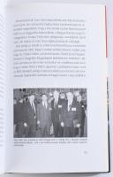 Torgyán József: Antalltól Orbánig. Bp., 2005, Magyar Könyvklub, 419+1 p. Kiadói kartonált papírkötés...