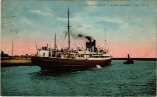 Dunkerque, Navire quillant le Port / steamship leaving the port (fa)