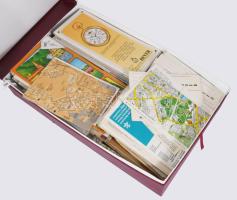 Egy nagy doboznyi modern térkép tétel magyar és külföldi várostérképek
