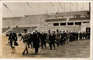 1936 Berlin, Olympische Spiele, Der Führer trifft zur Eröffnung im Stadion ein / Olympic Games, Adolf Hitler + So. Stpl (felületi sérülés / surface damage)