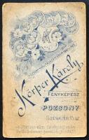 cca 1910 Huszártiszt egészalakos portréja, utólagos színezéssel, vizitkártya Körper Károly pozsonyi ...