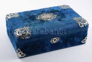 Ékszertartó doboz, cca 20. sz. első fele, kulcs nélkül, belül tükörrel, 17x24 cm