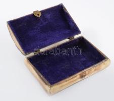 Keleti tevecsont díszdoboz, réz szerelékkel, jó állapotban, 15x10 cm