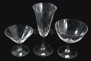 Antik 18 részes 3 személyes pohár készlet, mindegyik fajta pohárból 3 darabbal, m: 16 cm alatt