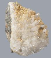 Nagyméretű ásványtelep, cca 3,5kg, 17x13 cm