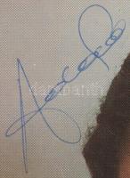 Salvatore Adamo (1943-) dalszerző, énekes aláírása az őt ábrázoló képen