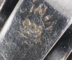 Ezüst (Ag) nyaklánc medállal, benne igazgyönggyel, jelzett, bruttó 20,6g