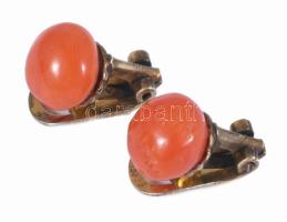 Ezüst (Ag) fülbevaló pár, csiszolt korall berakással, 925 ezrelékes ezüst, jelzett, bruttó 2,43g