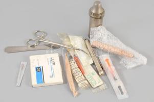 Vegyes orvosi eszközök, némelyik bontatlan