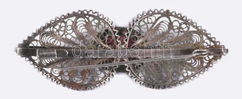 Ezüst (Ag) bross, csiszolt korall berakással, filigrán, jelzett, h: 6 cm, bruttó 8,4g