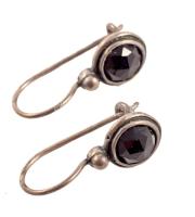 Izraeli ezüst (Ag) fülbevaló pár, ónix kövekkel, jelzett, 925 ezrelékes ezüst, bruttó 2,63g