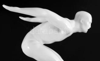 Herendi Vízbe ugró úszó figura. Jelzett, 2. oszt., fehérmázas, hibátlan, m: 27 cm