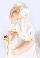 Victorian-Doll porcelánfejű baba, ruhával, pótruhával, m: 44 cm