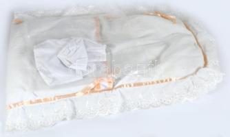 Victorian-Doll porcelánfejű baba, ruhával, pótruhával, m: 44 cm