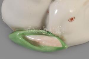 Herendi nyúlpár kukoricával. Jelzett, hibátlan, m: 8,5 cm