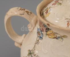 cca 1880-1900 Villeroy &amp; Boch teás kanna, jelzett, kis sérüléssel, m. 16 cm
