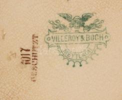 cca 1880-1900 Villeroy &amp; Boch teás kanna, jelzett, kis sérüléssel, m. 16 cm