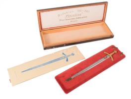 1966 Lengyel millenium dísztőr, feliratos faragott fa díszdobozban 26 cm / Polish milennium decorati...