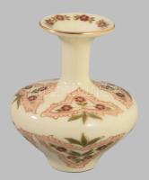 Zsolnay aranykontúrozott virágmintás váza, jelzett, hibátlan, m: 8,5 cm