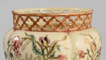 Zsolnay aranykontúrozott virágmintás kaspó, jelzett, pereménél restaurált, m: 17 cm