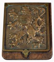 Antik bronz Csehszlovákia címer, fa táblán, 20x16 cm