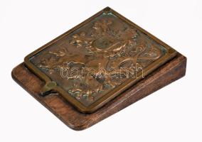 Antik bronz Csehszlovákia címer, fa táblán, 20x16 cm