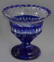 Kéken pácolt ólomkristály talpas kehely, lepattanással, m: 15 cm