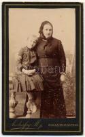 cca 1880 Anya (özvegy?) kislányával, vizitkártya Andrássy Mór rimaszombati (Rimavská Sobota) műterméből, jó állapotban, 11x7 cm (Ritka!)