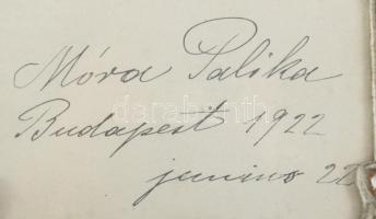 1922 Bp., "Móra Palika" portréja, feliratozott fotólap, szecessziós stílusú, üvegezett fém...