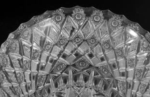 Ólomkristály kínáló, gazdagon csiszolt mintával, 21x11 cm