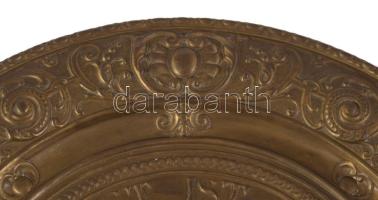 Rézlemez falitál, "Ein froher Gast ist niemals Last" (Egy vidám vendég sosem teher) felira...