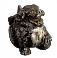 Japán régebbi foo kutya füstölőtartó, sérült, jelzett, fém, kopott, m: 7 cm