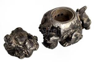 Japán régebbi foo kutya füstölőtartó, sérült, jelzett, fém, kopott, m: 7 cm