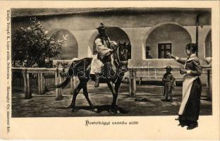 Hortobágy, csárda előtt, magyar folklór. Kiadja Telegdi K. Lajos utóda, Haranghy Gy. felvétele