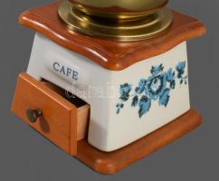 Kávédaráló, fa, porcelán, fém, jó állapotban, m: 17 cm