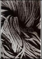 cca 1938 Kárász Judit (1912-1977) budapesti fotóművész felvétele (Fonál), 1 db modern nagyítás, jelzés nélkül, 15x21 cm