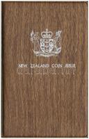 Új-Zéland 1977. 1c-1$ (7xklf) forgalmi sor műbőr tokban T:UNC New Zealand 1977. 1 Cent - 1 Dollar (7xdiff) coin set in faux leather set C:UNC