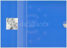 Hollandia 2005. 1c-2E (8xklf) forgalmi sor + "Trappelend van ongeduld ben ik vandaag op deze wereld gestapt!" "Oficieel eurosetje uit mijn geboortejaar!" karton lapon T:UNC Netherlands 2005. 1 Cent - 2 Euro (8xdiff) coin set + "Trappelend van ongeduld ben ik vandaag op deze wereld gestapt!" "Oficieel eurosetje uit mijn geboortejaar!" in cardboard sheet C:UNC