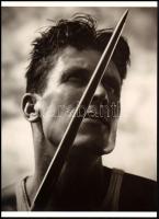 1936 Reifenstahl, Leni (1902-2003) német fotográfus felvétele (Gerelyvető a berlini olimpián), 1 db modern nagyítás, jelzés nélkül, 21x15 cm