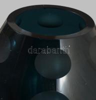 Kéken pácolt csiszolt mintás kisváza, minimális pattogzással, m: 12 cm