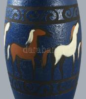 Német mid-century kézzel festett lovas mintás szivarváza, padlóváza. Jelzett, m: 38 cm