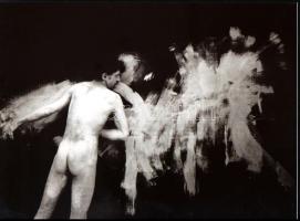 1975 Hajas-Vető szerzőpáros performanszából 1 db modern nagyítás, jelzés nélkül, 15x21 cm