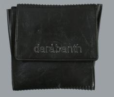 Zsolnay eozin mázas bőrdíszműves plakett, jelzett, minimális mázhibával, d: 12 cm