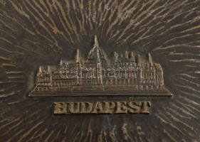 Ezüstözött réz díszdoboz, a Parlament látképével, kopással, 9x13 cm