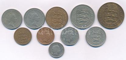 Guernsey 1956. 8D bronz + 1970-2006. 1p-20p (9xklf) T:2-3 Guernsey 1956. 8 Doubles bronze + 1970-200...
