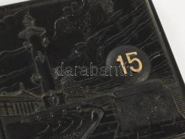 Régi bakelit tili-toli játék, 8x8 cm