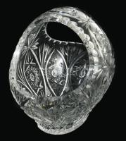 Ólomkristály kosár kínáló, csiszolt mintával, m: 14 cm